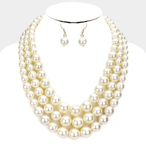 Triple Strand Pearl Chunky Necklace